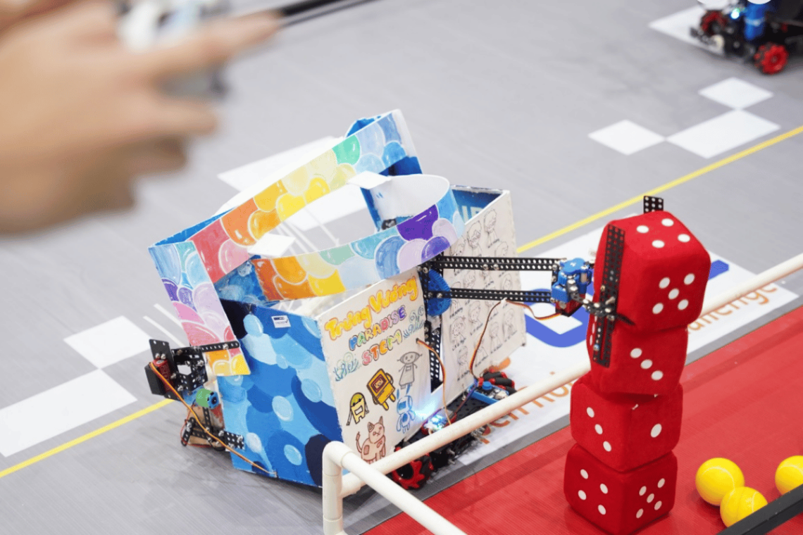 du-an-robot-an-toan-cho-tre-lop-1-3